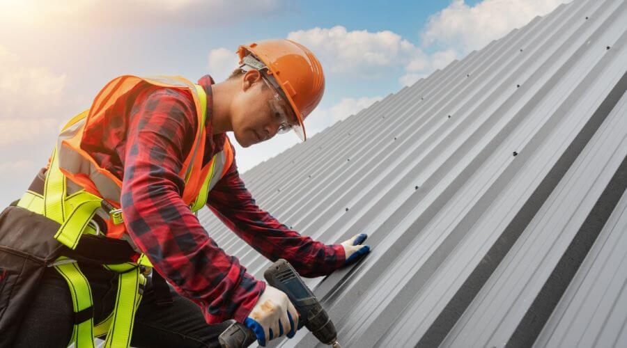Professional Emergency Roof Repairs services in Marinette, WI
